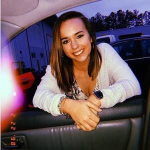 Meet your Posher, Katelyn